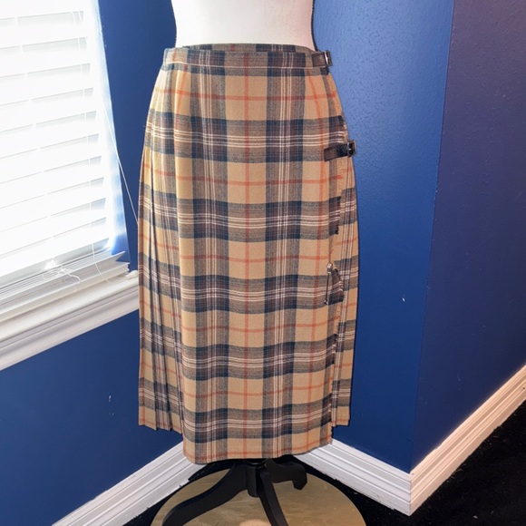Vintage Dresses & Skirts - Vintage 1970’s Pringle Wool Kilt-Style Wrap Skirt